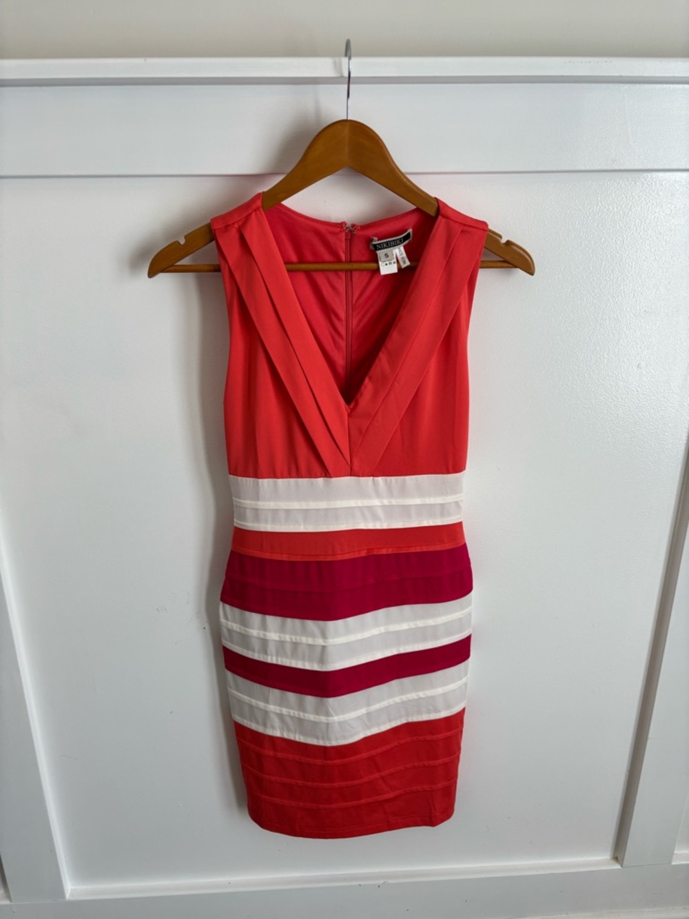 Nikibiki Coral/Fuchsia/White Striped Sleeveless V-Neck Bodycon Bandage Dress, S